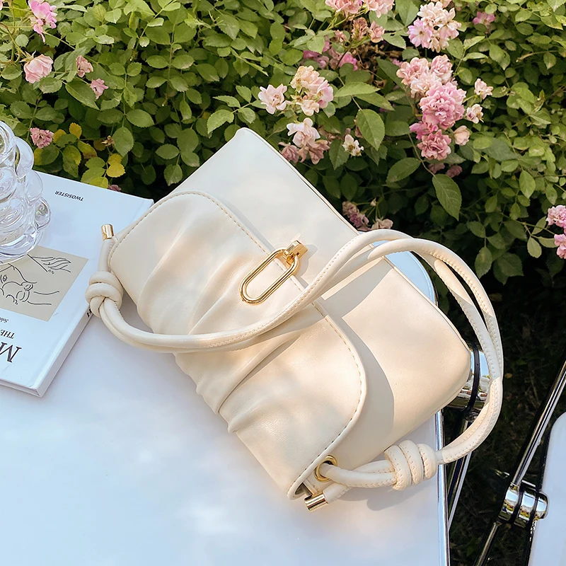 Изкуствена бяла чанта на рамото на жените 2023, нова лятна чанта-тоут с жокер, луксозни меки чанти за малцинствата, жените на обикновена чанта1