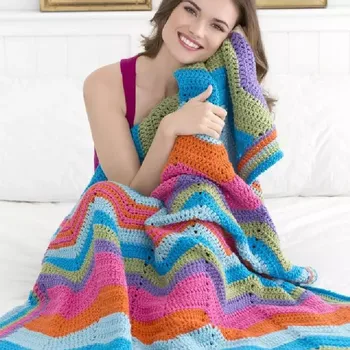 Красиви вълнени одеяла на ръчно изработени меки и удобни, климатизирани стаи. За нагряване се използват шалове приятелки